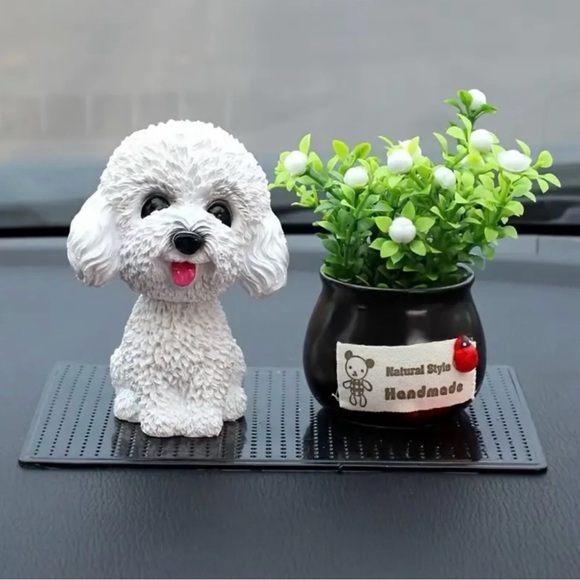 White Dog Car Statue/Figurine Bobble Head New in Packaging - Picture 6 of 13